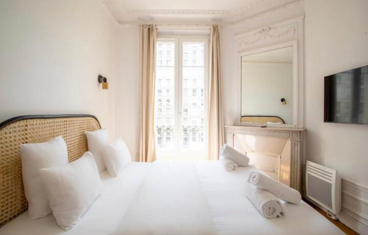 Luxury Suites Tour Eiffel Best View ปารีส ภายนอก รูปภาพ